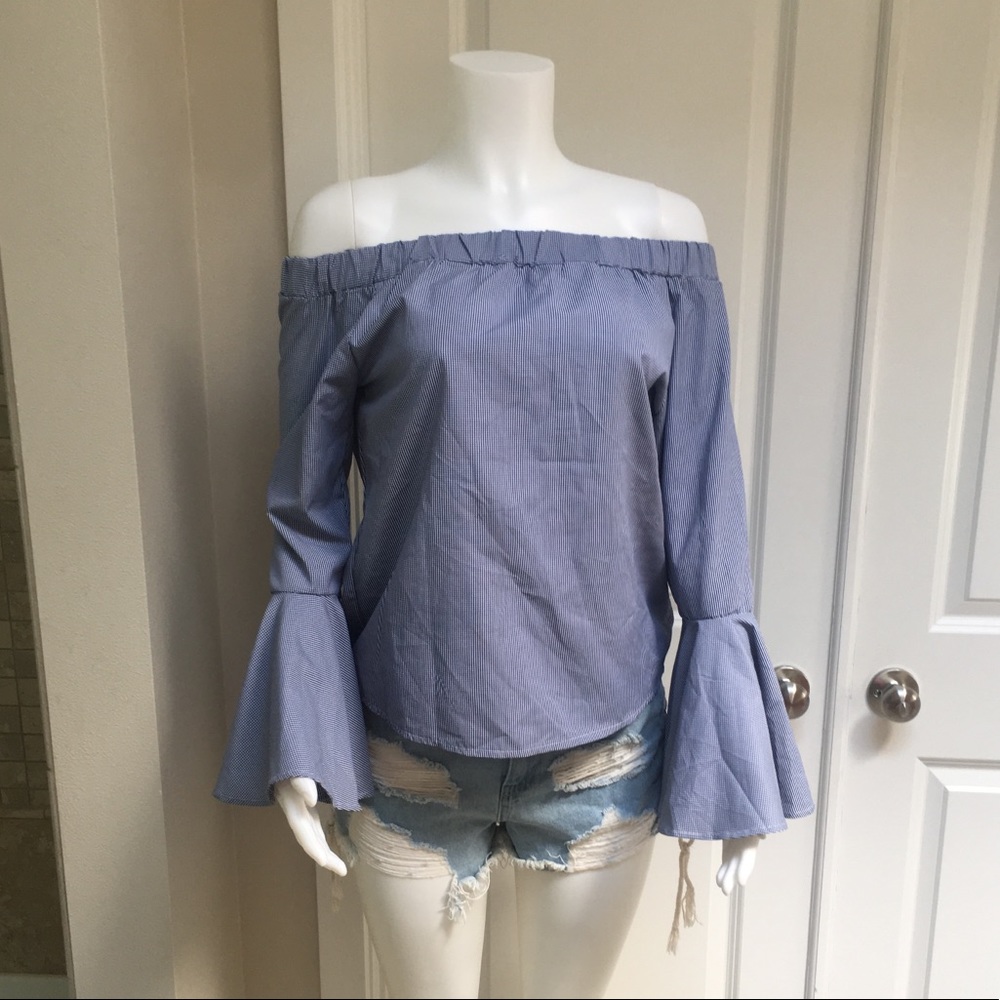Bell sleeved gingham top